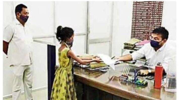 Class 6 girl walks 10km to file complaint against father Class 6 girl walks 10km to file complaint against father