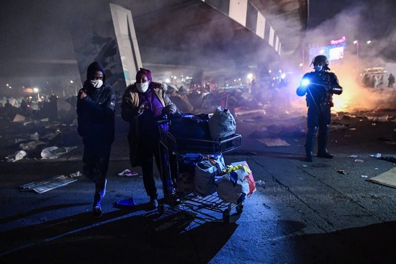Illegal immigrants will be expelled France evacuates refugee camps