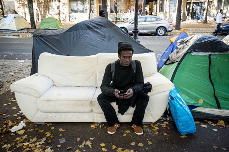 Illegal immigrants will be expelled France evacuates refugee camps