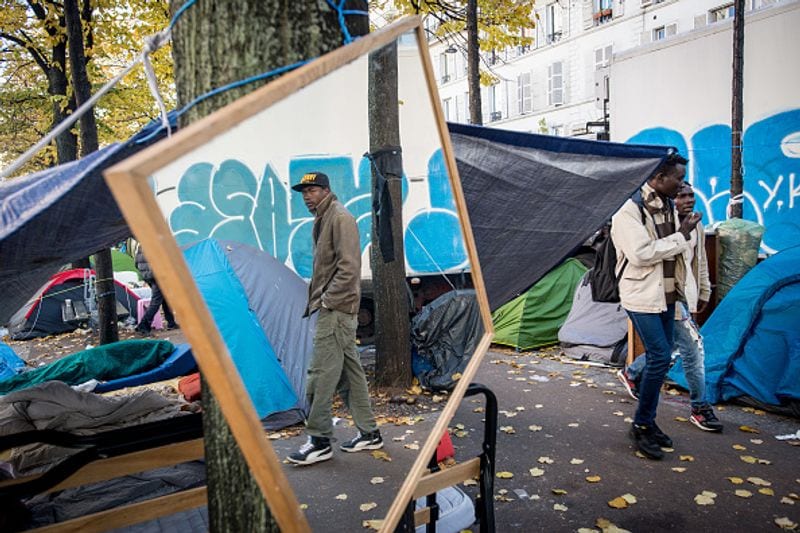 Illegal immigrants will be expelled France evacuates refugee camps