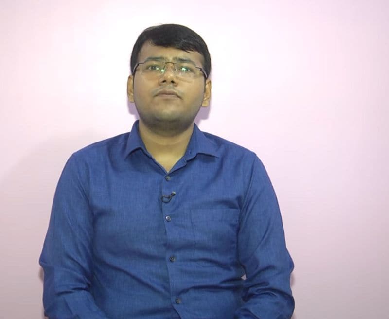 अमित का जन्म छत्तीसगढ़ के सूरजपुर जिले में हुआ और उनकी शुरुआती शिक्षा भी यहीं से हुई। स्कूल खत्म होने के बाद अमित ने आईआईटी धनबाद से अप्लाईड जुलॉजी में मास्टर्स किया है। इसी दौरान अमित को सिविल सेवा की तरफ आकर्षित किया। ग्रेजुएशन के बाद उन्होंने यूपीएससी सीएसई परीक्षा की तैयारी शुरू कर दी थी। दूसरी कोशिश में उन्हें सक्सेज मिली। अमित ने निबंध के पेपर में सेकेंड हाइऐस्ट मार्क्स स्कोर किए थे। उनके निबंध में 155 अंक आए थे।
