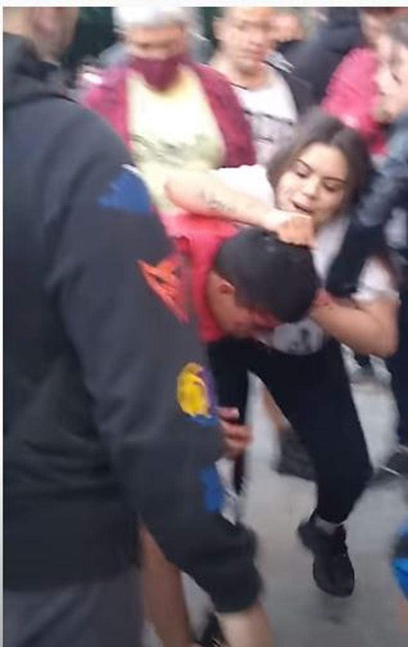 MMA fighter leaves thief with bloodied face