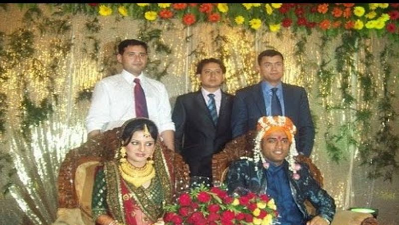 4 जुलाई 2010 को महेंद्र सिंह धोनी और साक्षी शादी के बंधन में बंधे थे। यह पहली बार था जब धोनी के साथ साक्षी का नाम जुड़ा और हमेशा के लिए दोनों साथ हो गए।