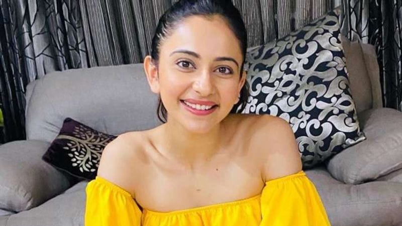 Actress Rakul preet singh bikini photo going viral