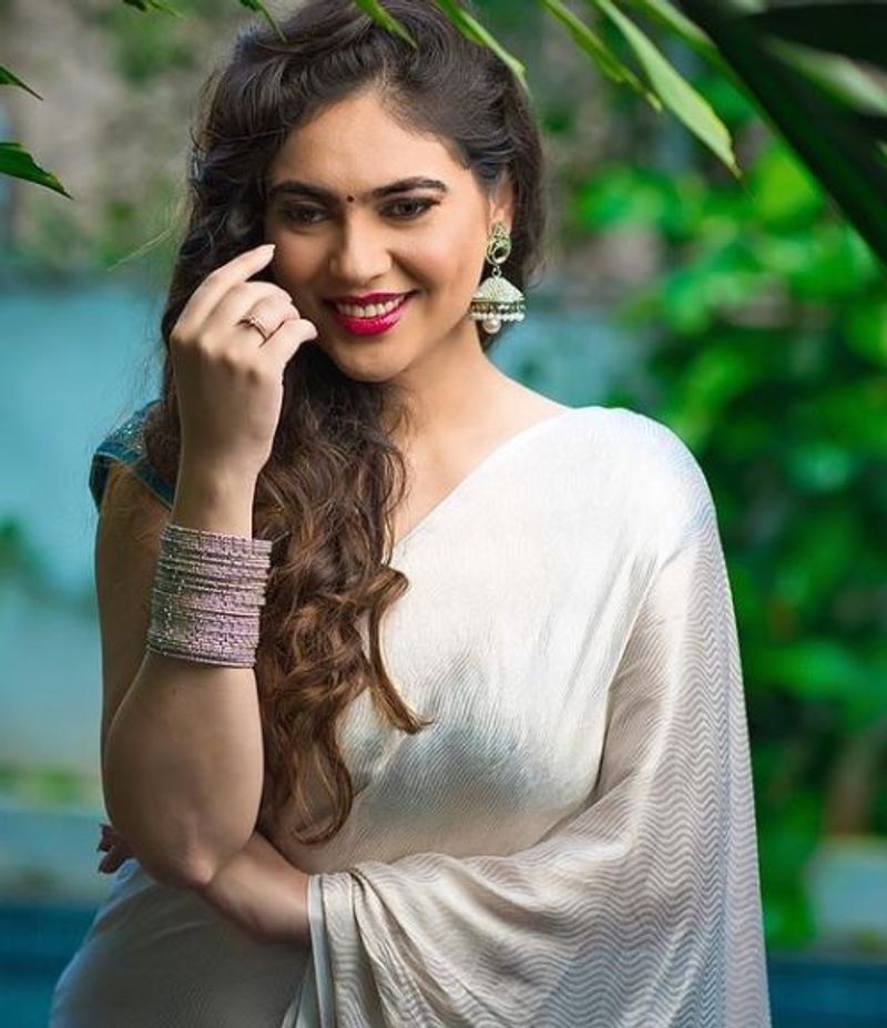 actress sherin recent white saree photo gallery