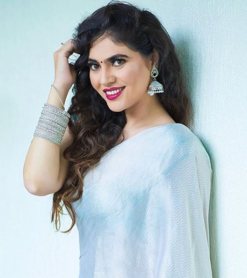 actress sherin recent white saree photo gallery
