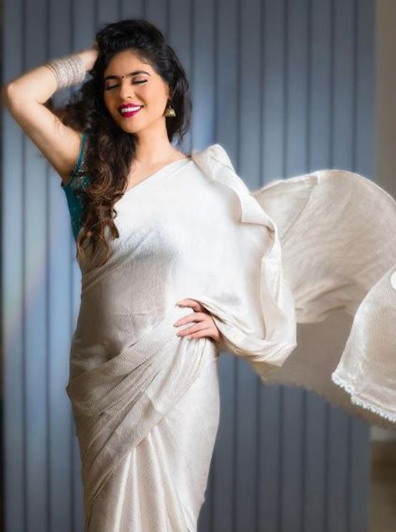 actress sherin recent white saree photo gallery