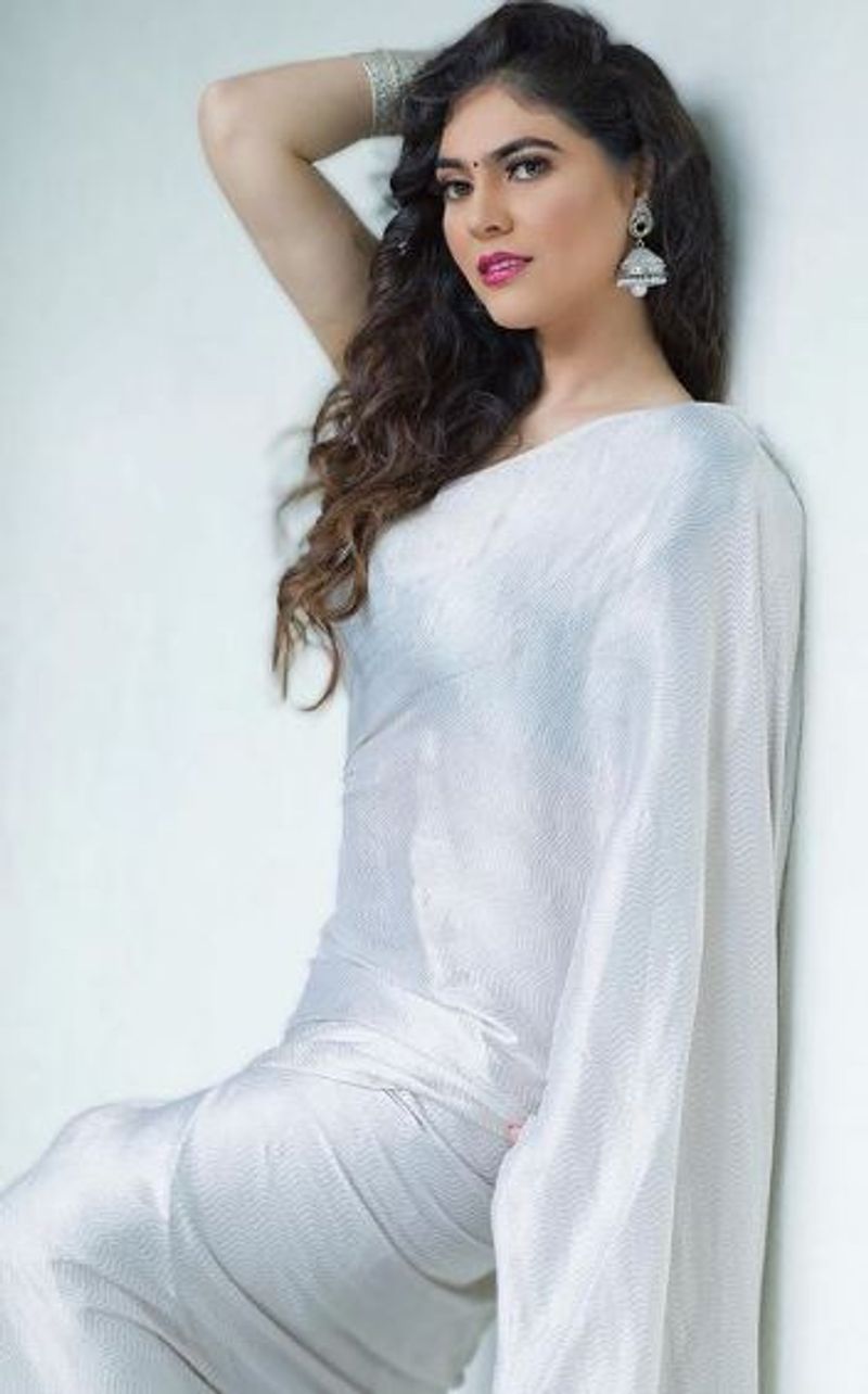 actress sherin recent white saree photo gallery