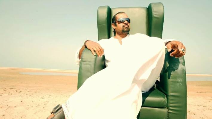 manoj k jayan shares a rare pic from big b location manoj k jayan shares a rare pic from big b location