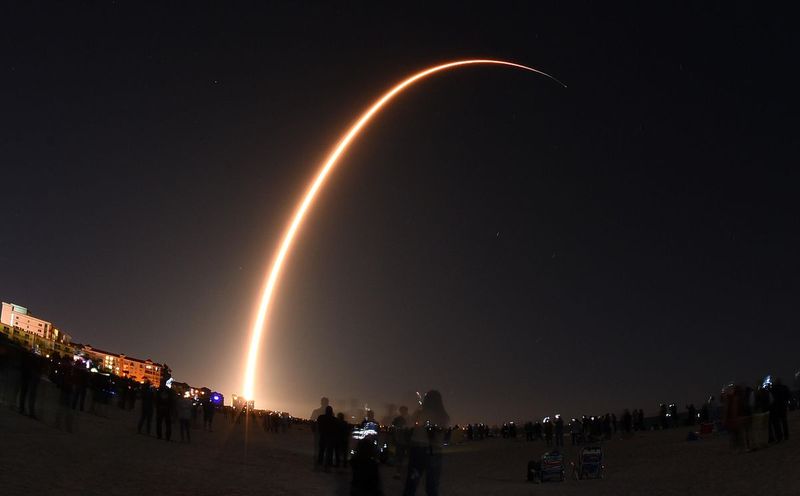 Elon Musks SpaceX may bring high-speed Starlink satellite broadband to India by 2021