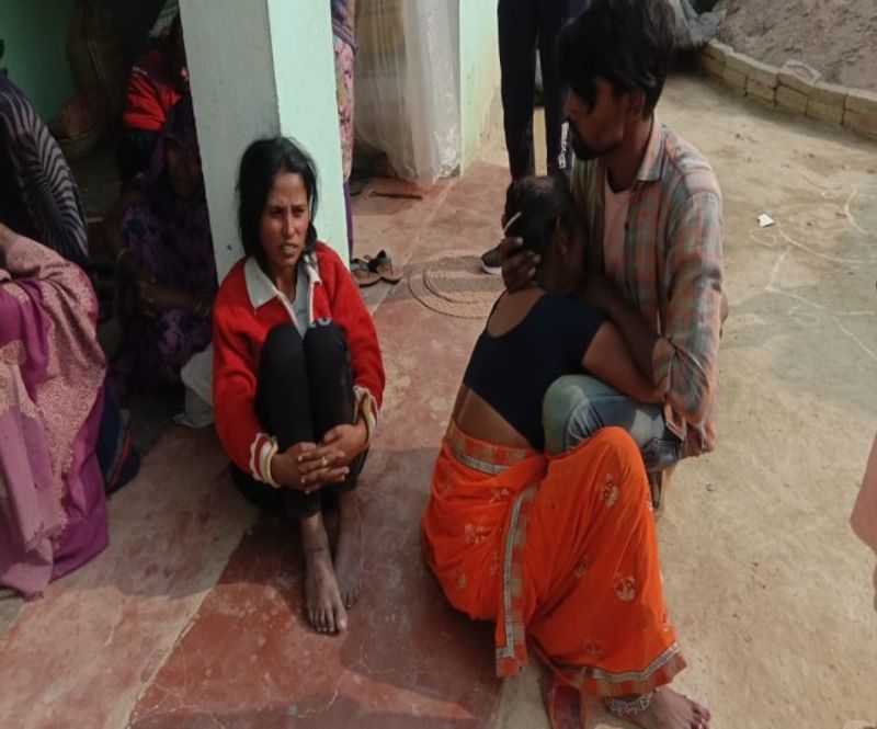 मरने वालों में जिगरापुर के श्रीनाथ के बेटे दिनेश और नान भइया भी शामिल हैं,लौटते समय दिनेश ने घरवालों को फोन करके आने की सूचना भी दी थी कि वह कुछ ही देर में घर पहुंच रहा है। कौन जानता था कि यह उसकी स्वजनों से आखिरी बातचीत है। ऐसा ही उसी गांव के दिनेश कुमार के बेटे पवन और अमन के साथ भी हुआ, दोनों इस दुर्घटना में मौत के गाल में समा गए। 