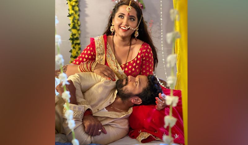 काजल के साथ अपने रिश्ते को लेकर खेसारी ने कहा था कि वो सिर्फ उनकी अच्छी दोस्त हैं। इससे आगे उन दोनों के बीच में कुछ भी नहीं है। अगर दोनों के वर्कफ्रंट की बात की जाए तो बीते दिनों दोनों अपकमिंग फिल्म 'लिट्टी चोखा' की शूटिंग कर रहे थे। 