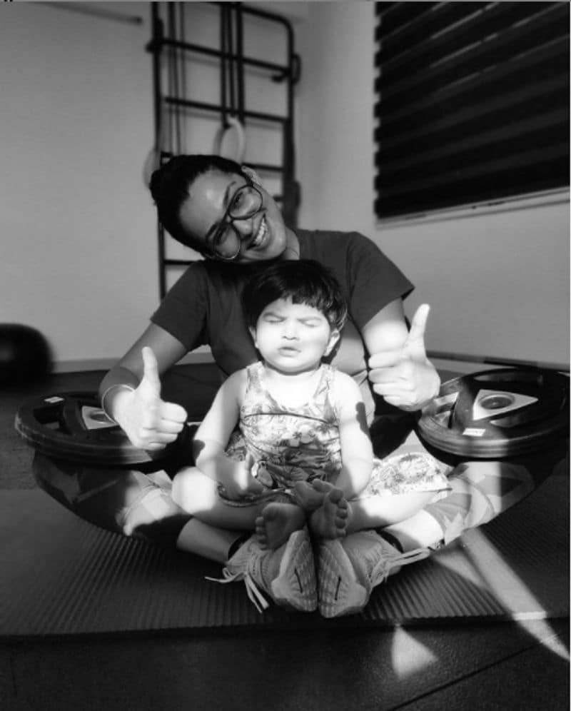 parvathy thiruvothu share beautiful picture with child