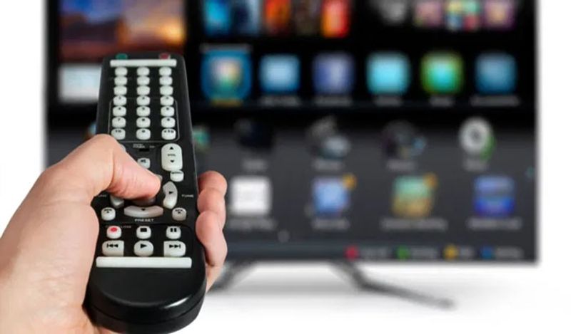 ऑनलाइन आप Chromecast नाम की डिवाइज भी खरीदें। इसकी कीमत एक हजार से पंद्रह सौ तक होती है। इसे वायरलेस क्रोमकास्ट एयरप्ले डोंगल के नाम से जाना जाता है। 