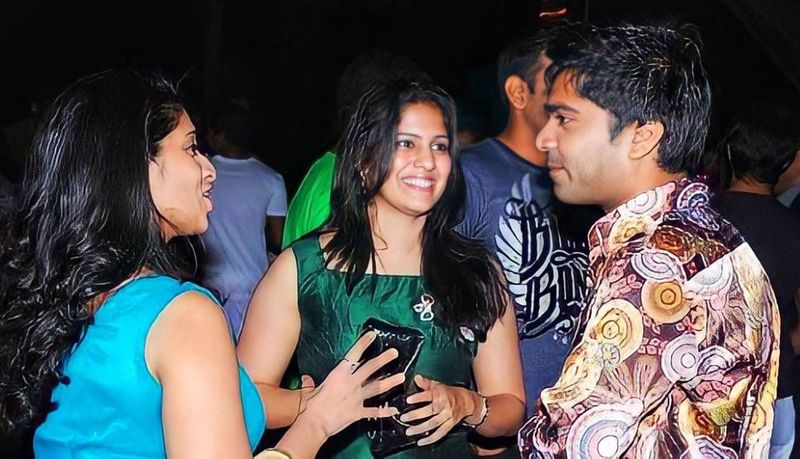 shalini ajith childhood rare photo gallery