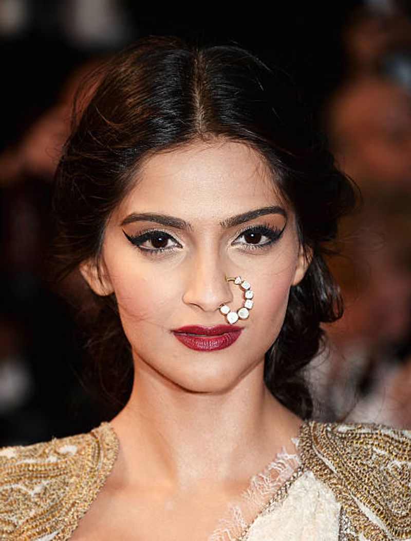 Sonam Kapoor to Kareena Kapoor Actors who targeted Aishwarya Rai