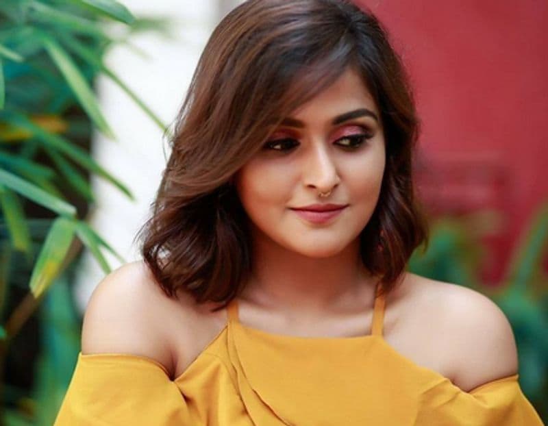 Ramya Nambeesan share her photo