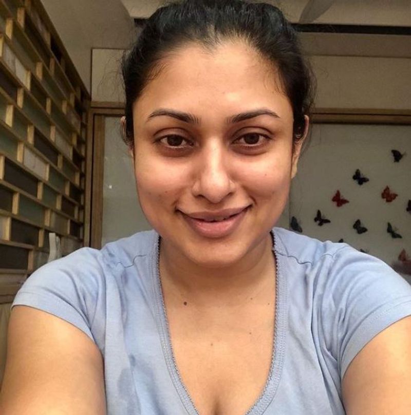 actress malavika latest hot swimming pool photo gallery