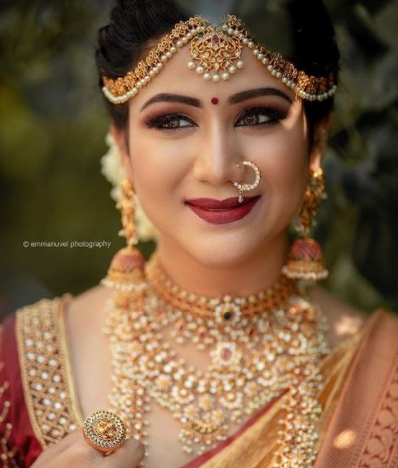 actress alya manasa bridal getup photo shoot goes viral