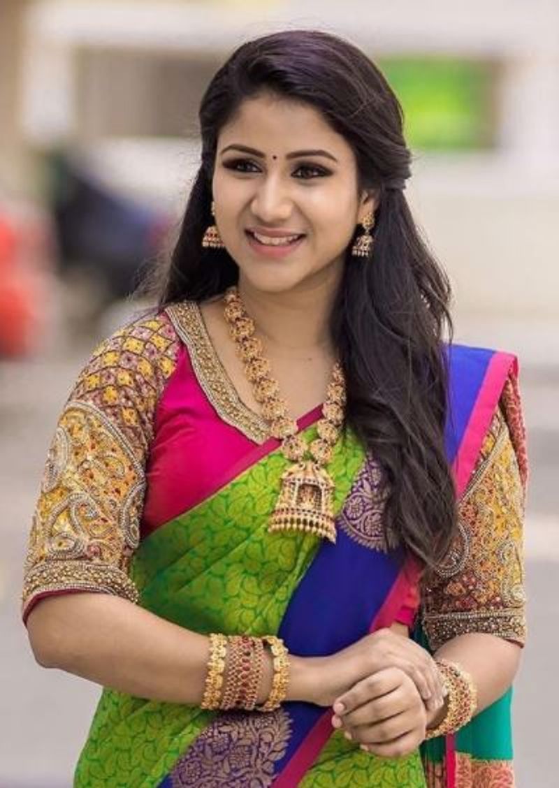 actress alya manasa bridal getup photo shoot goes viral