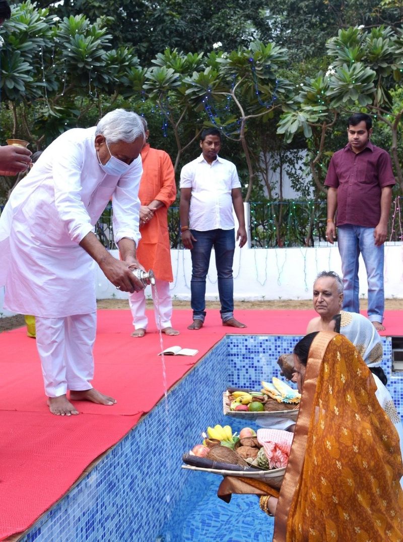 Chhath Puja: First Arghya given to Asthachalagami Surya in Corona, see photos asa