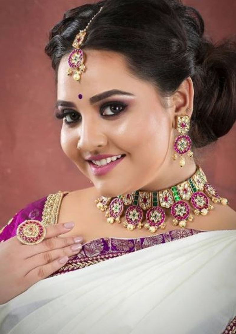 vani rani serial actress neha latest traditional photo shoot