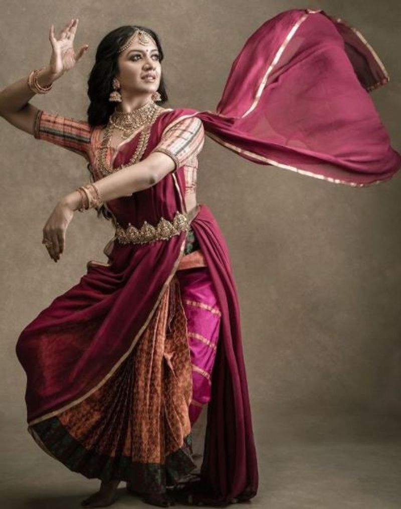 actress vimalaraman latest dancing photo shoot