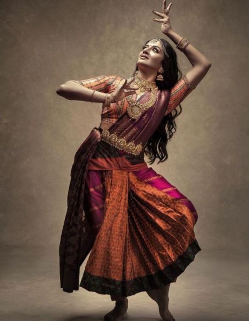 actress vimalaraman latest dancing photo shoot