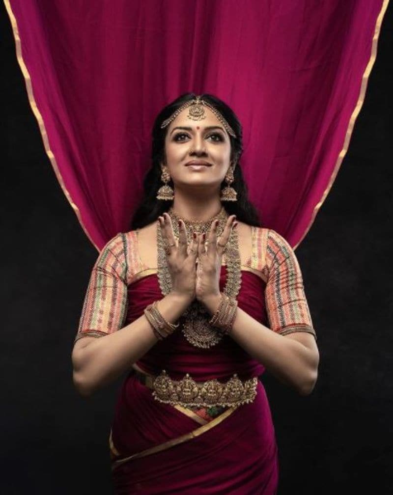 actress vimalaraman latest dancing photo shoot