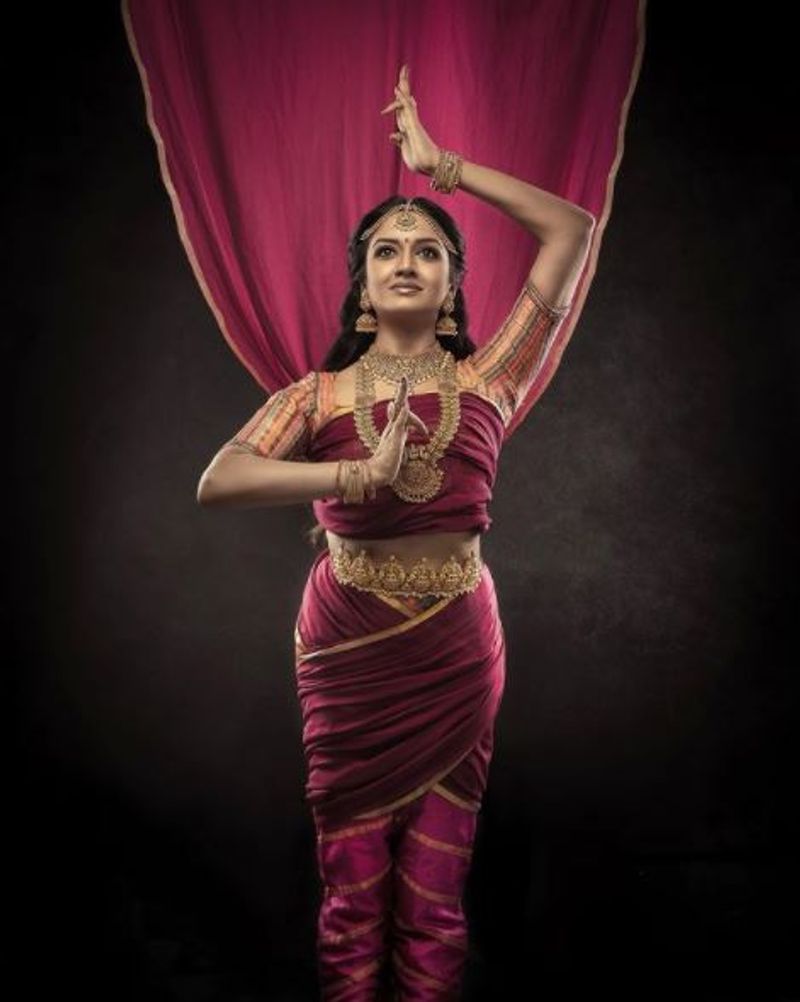 actress vimalaraman latest dancing photo shoot