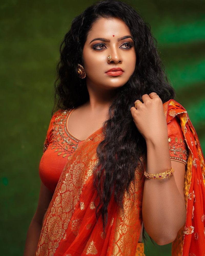 Pandian stores chitra Bridal photo shoot going viral