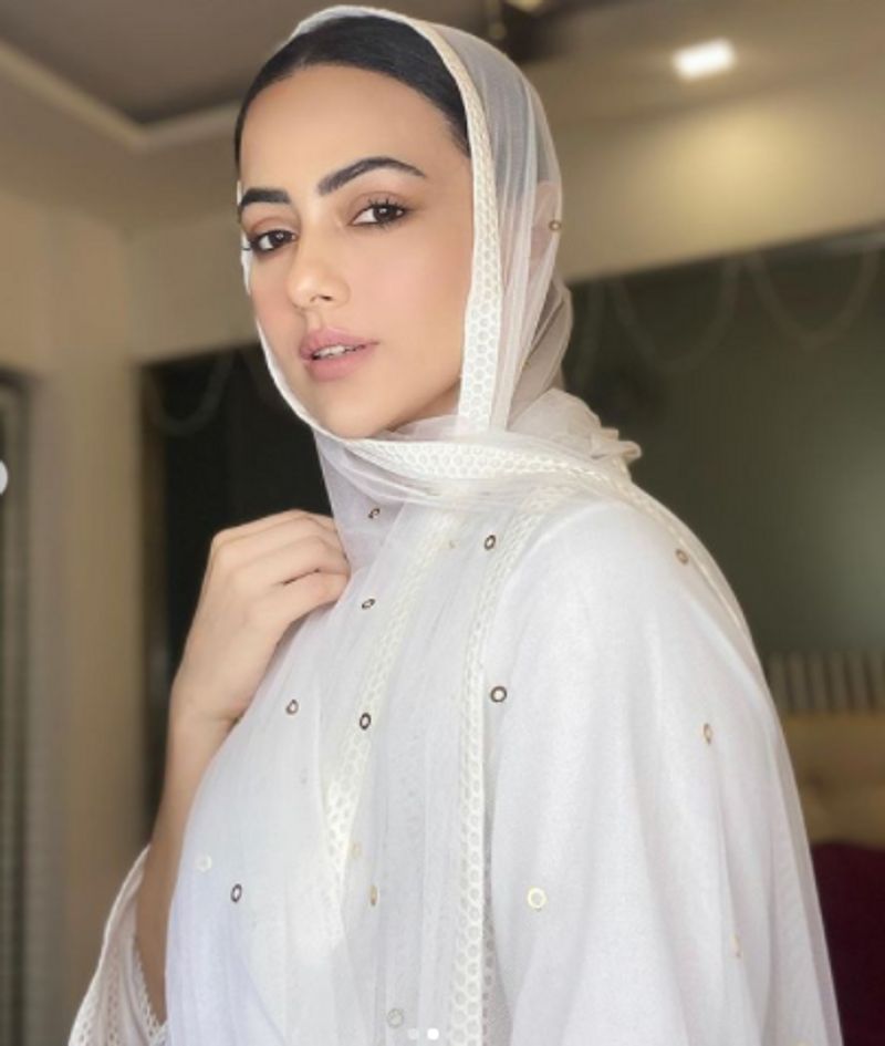 simbu movie actress sanakhan got secret marriage