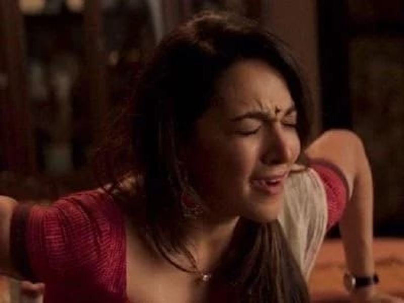 "And, then I was like you know what I have to do this, this is it. One two three and action and let's just like pretend and act it out, the best we can," added Kiara