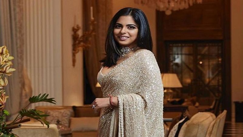 ईशा अंबानी लाइमलाइट से दूर रहना ही पसंद करती हैं। ईशा अंबानी को खेल-कूद का काफी शौक है। वे येल यूनिवर्सिटी की सॉकर टीम में शामिल थीं। ईशा अंबानी को पियानो बजाने का भी काफी शौक है। 