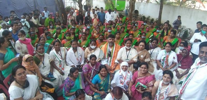 KPCC President DK Shivakumar Meeting With Congress Workers at Bellary District rbj