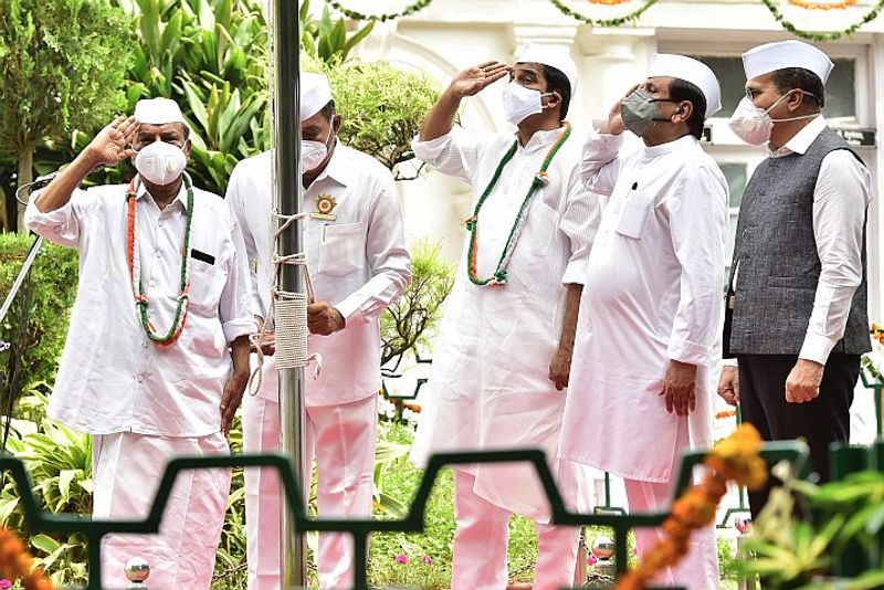 Ghulam Nabi Azad Congress Gandhis reformist 5-star culture-VPN