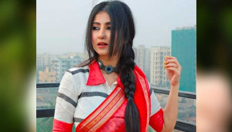 <p>মনামীর দুই ইউএসপি। এক তাঁর নাচ আর দুই তাঁর লুক। টলিউডের বার্বি গার্ল বললে খুব একটা ভুল করা হবে না। </p>