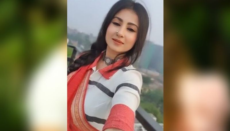 Monami Ghosh left people awestruck with her beauty in saree ADB
