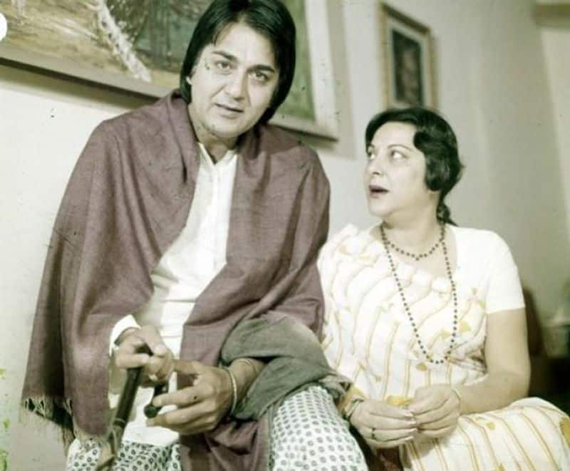 Sunil Dutt: He married Bollywood popular actress Nargis. Their worked in the film Mother India and fell in love. Nargis's real name is Fatima Rashid.