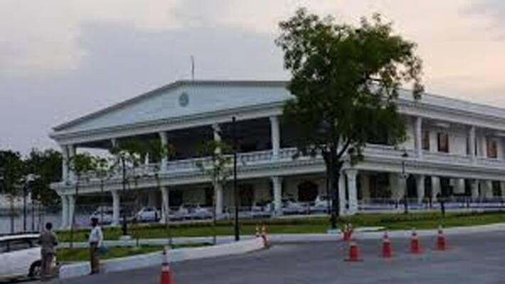 Tension prevails After BJYM protest at Pragathi Bhavan in Hyderabad Tension prevails After BJYM protest at Pragathi Bhavan in Hyderabad