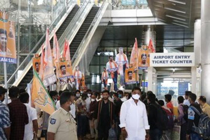 BJP Leader Tejasvi surya visits Telangana snr