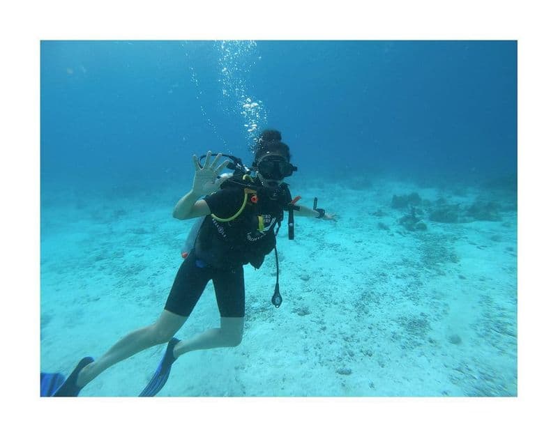 rakul preet singh in bikini pose at maldives arj