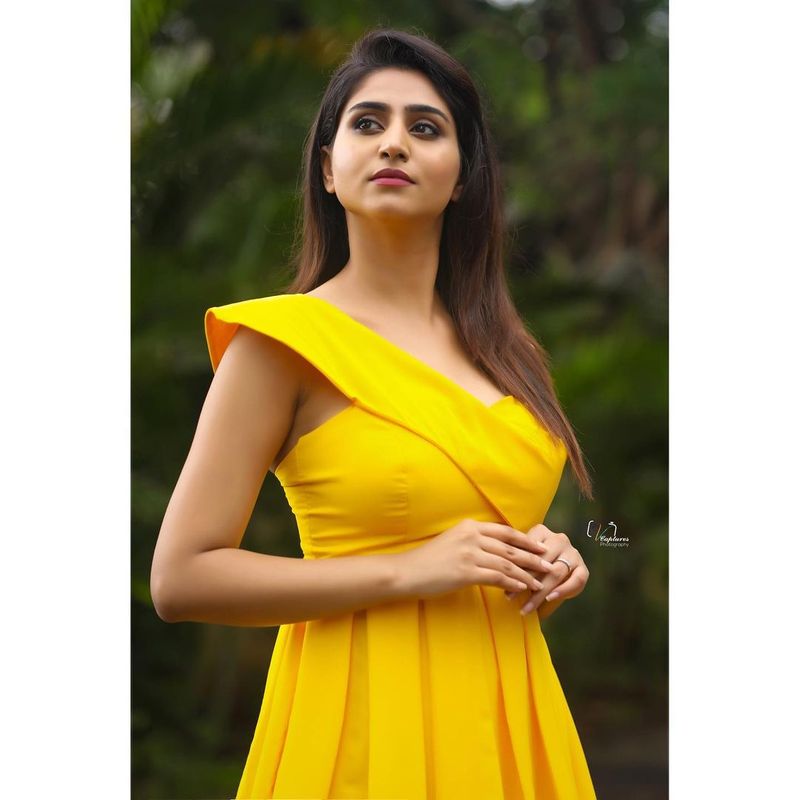 hot anchor varshini souderajan yellow dress photos viral arj