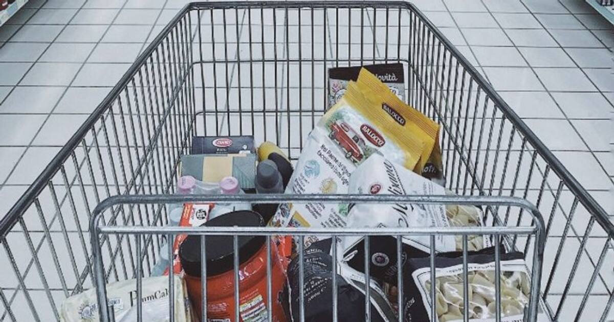 கடும் விலைவாசி உயர்வு: 2021ம் ஆண்டில் மளிகைப் பொருட்கள் செலவுக்கு பிரேக் போட்ட இந்தியர்கள்: ஆய்வில் தகவல்