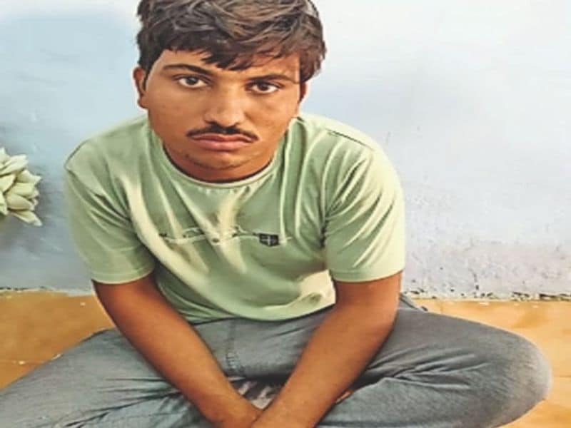 बताते हैं कि रविवार की रात महिला का बेटा और परिवार के लोग फौलादपुर एक शादी में गए हुए थे। इसी दौरान रात साढ़े दस बजे विकास पहुंचा और दोस्त की मां के साथ रेप किया। 