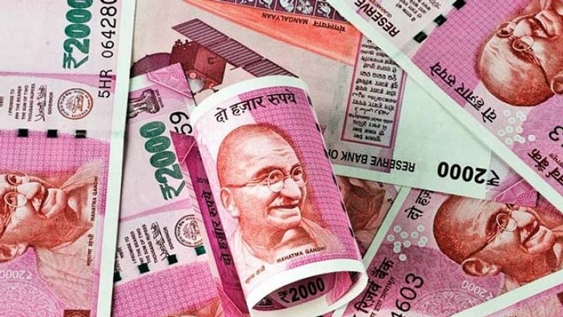 The EPFO has invested about 15 per cent of its total corpus in exchange traded funds. The returns on equity investment by EPFO in FY 2020 was minus 8.3 per cent. Whereas in FY 2019, 14.7 percent returns were received from here. However, the domestic stock market returned again in October, November and December, due to which EPFO managed to earn profits by selling its shares.