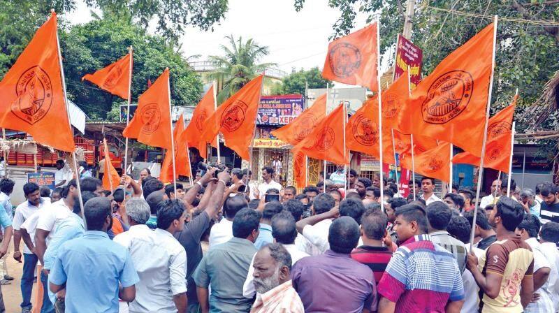Sacrifice in DMK-AIADMK houses to win elections, politics for minorities, Hindu Front Pakir .. !!