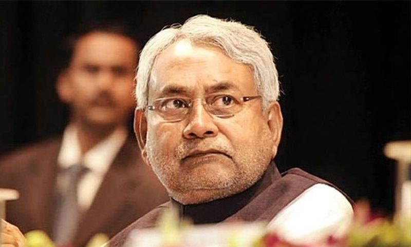 Man chops off his finger to celebrate Nitish Kumar victory pod