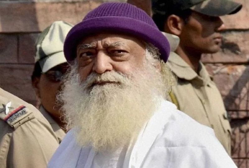 पिछले 7 सालों से अधिक समय से जेल में बंद होने के कारण आसाराम की ओर से शीघ्र सुनवाई की अर्जी लगाई गई थी, जिस पर राजस्थान हाई कोर्ट के जस्टिस संदीप मेहता और रामेश्वर लाल व्यास की कोर्ट ने आसाराम की अर्जी को बहस सुनवाई के लिए स्वीकार कर लिया।