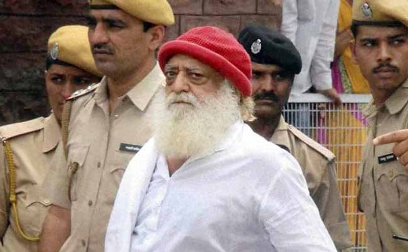 अपने ही गुरुकुल की नाबालिग छात्रा के साथ यौन दुराचार के मामले में आसाराम जोधपुर की सेंट्रल जेल में हैं। इसी मामले में जोधपुर की एससी एसटी की कोर्ट ने 25 अप्रैल 2018 को आसाराम को अंतिम सांस तक कारागार में रहने की सजा सुनाई है।
